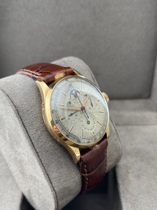 Universal Genève - Tricompax Moonphase Chronograph - 12296 - Unisex - 1901-1949