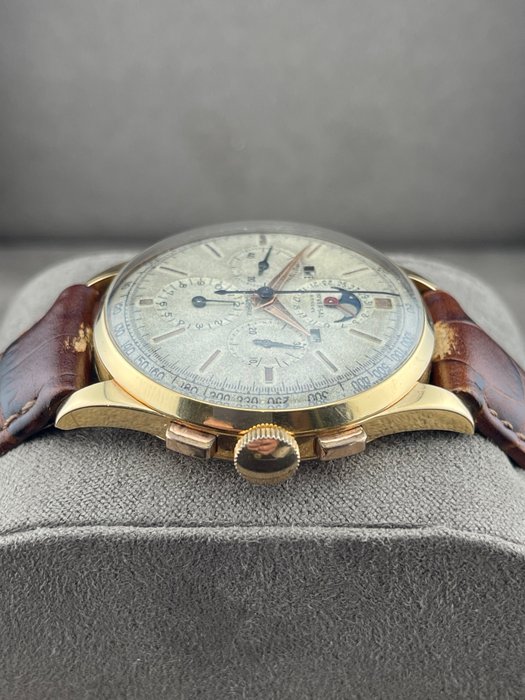 Universal Genève - Tricompax Moonphase Chronograph - 12296 - Unisex - 1901-1949