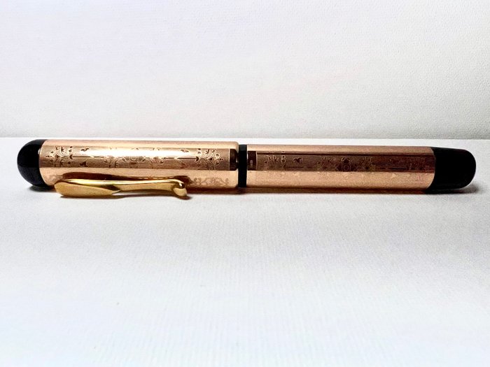 Visconti - Ultra rare Visconti Le Grottesche Vatican Museum Rose Gold. Limited Edition 1999 pieces - Fyldepen