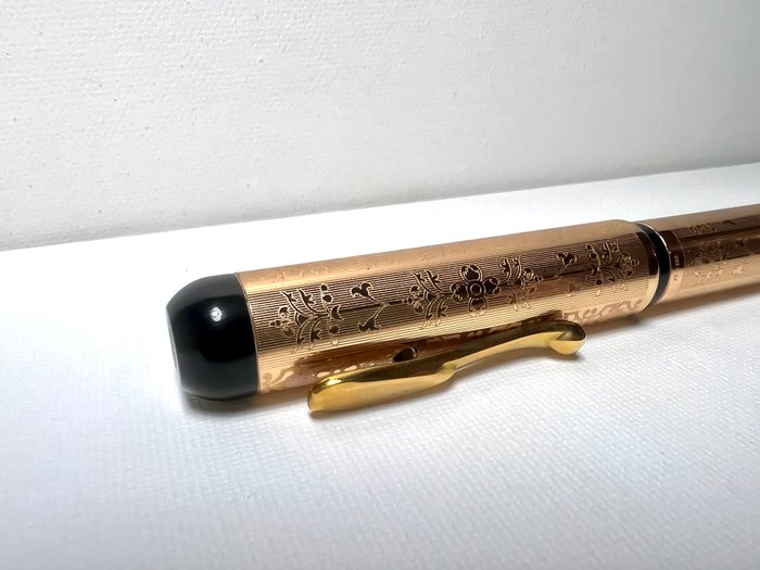 Visconti - Ultra rare Visconti Le Grottesche Vatican Museum Rose Gold. Limited Edition 1999 pieces - Fyldepen