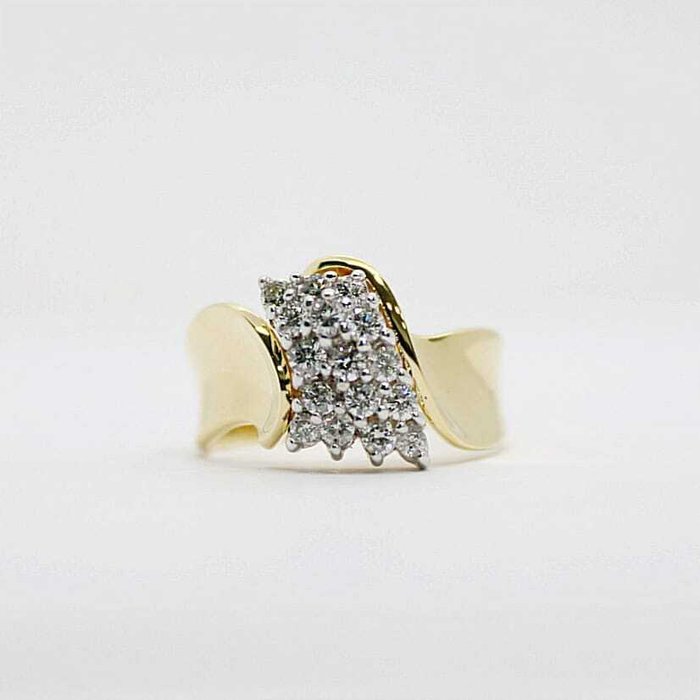 Ingen mindstepris - Ring - 18 kraat Gulguld Diamant (Natur)