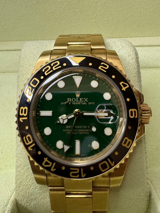 Rolex - GMT-Master II - 116718LN - Unisex - 2000-2010