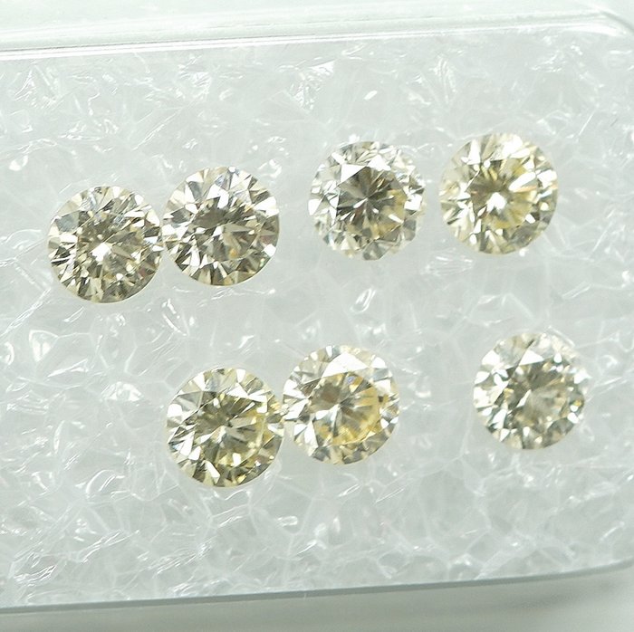 7 pcs Diamant  (Naturfarvet)  - 1.06 ct Blandet gul - SI1, VS1 - Gem Report Antwerp (GRA)