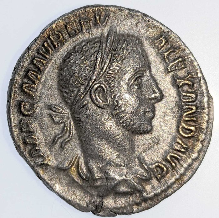 Romarriket. Severus Alexander (AD 222-235). Denarius - Emperor sacrificing over altar  (Ingen mindstepris)