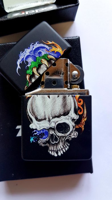 Zippo - Original Zippo Rarität Schädelklaue Skull Tattoo Emblem - Lighter - Chrome