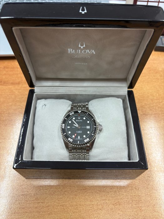 Bulova - Accutron 25 Jewels - Ingen mindstepris - 65B31 - Mænd - 2000-2010