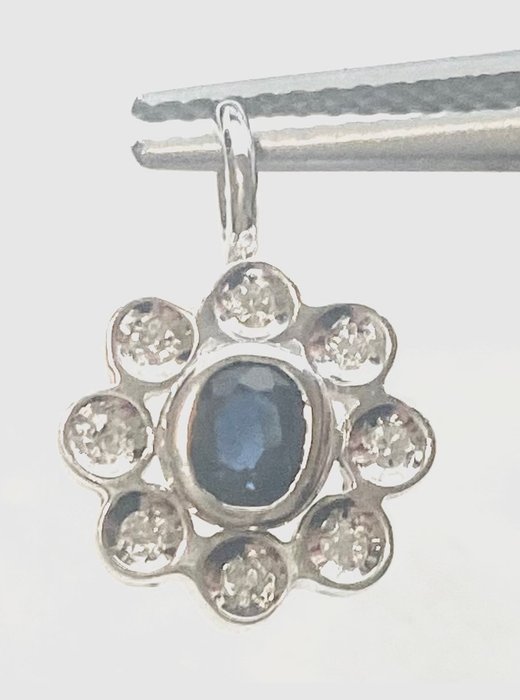 Ingen mindstepris - Vedhæng - 18 kraat Hvidguld -  0.28ct. tw. Safir - Diamant