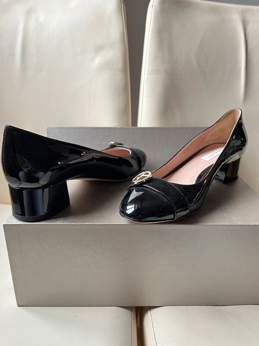 Giorgio Armani - Pumps - Størelse: Shoes / EU 38