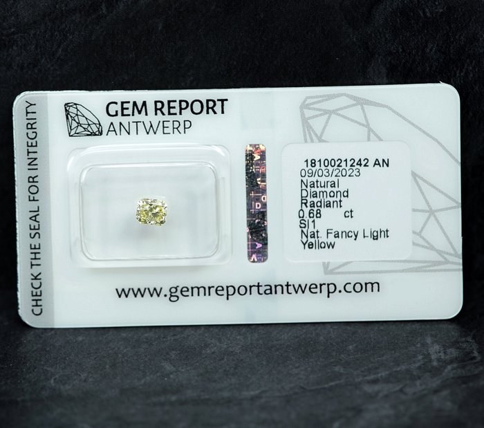 1 pcs Diamant  (Naturfarvet)  - 068 ct - Radiant - Fancy light Gul - SI1 - Gem Report Antwerp (GRA)