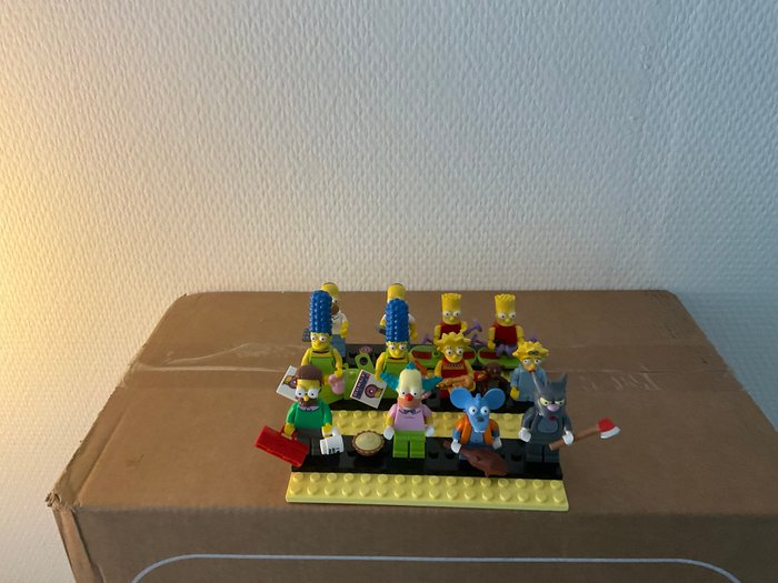 Lego - Minifigurer - 71005  71009 : respectievelijk 12 en 14 Minifiguren - Simpsons : uit serie 1  2