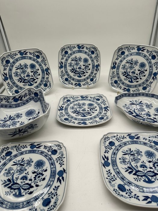 Hutschenreuther Zwiebelmuster Porzellan - 6 Teller  2 Schalen, Sammlerstücke - Middagstallerken (8) - Porcelæn