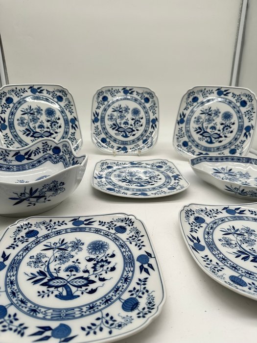 Hutschenreuther Zwiebelmuster Porzellan - 6 Teller  2 Schalen, Sammlerstücke - Middagstallerken (8) - Porcelæn