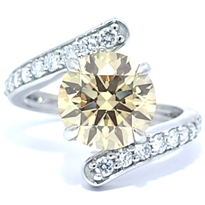 Ring Platin -  3.91ct. tw. Gul Diamant (Laboratoriedyrket diamant i fancy farver) - Diamant