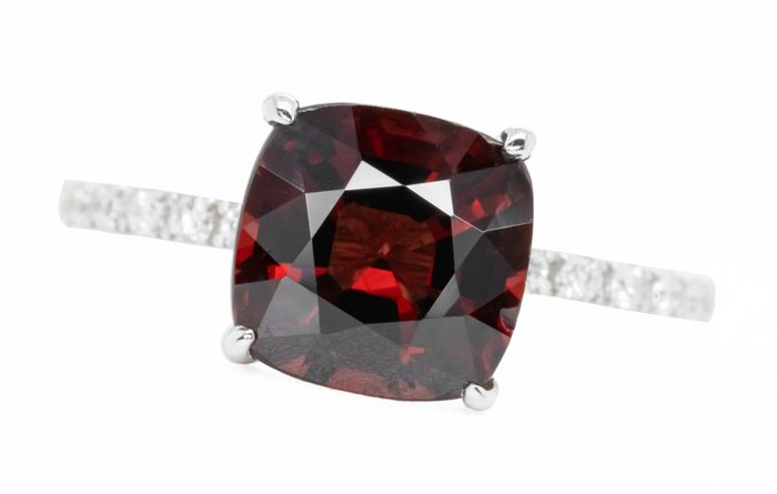 Ingen mindstepris - Ring - 18 kraat Hvidguld Levende rød (Burma) -  330ct tw Spinel - Diamant - 015 ct - VVS