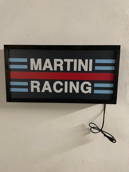 Reklameskilt med baggrundsbelysning - Martini Racing