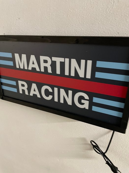 Reklameskilt med baggrundsbelysning - Martini Racing