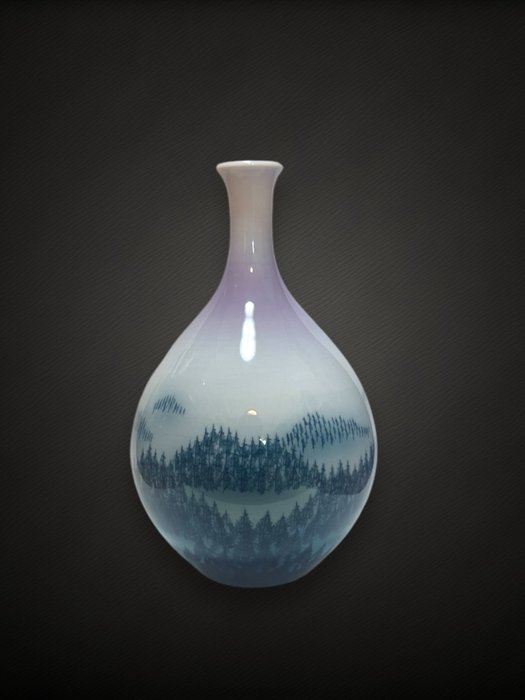 藤井朱明 Shumei Fujii Morning" Bjerglandskabsmotiv vase - Porcelæn - Fujii Shumei - Japan - Shōwa-periode (1926-1989)