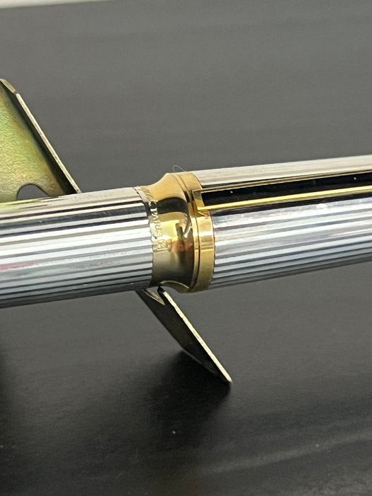 S.T. Dupont - Stylo Plume M1 - Montparnasse - Silver/Gold Plated  Laque Noire - APARO OURO 18K (750) - EXCELENTE - Fyldepen