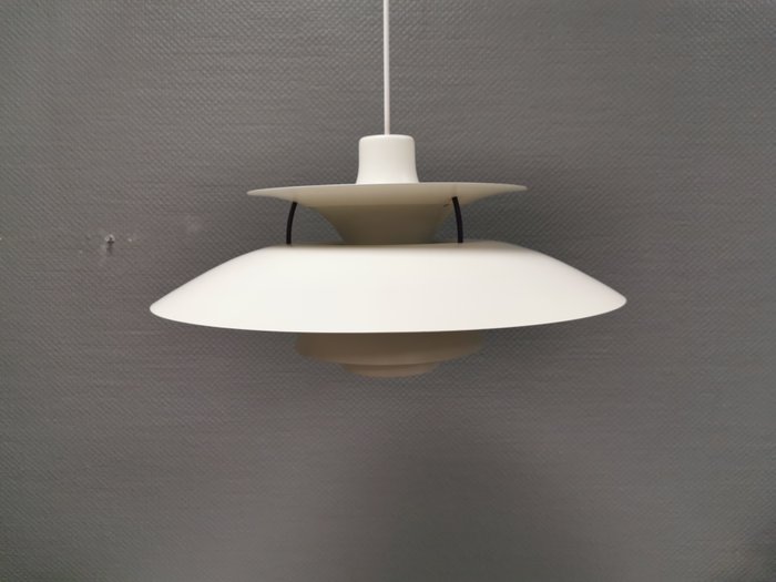 Louis Poulsen - Poul Henningsen - Lampe - PH 5 - Metal