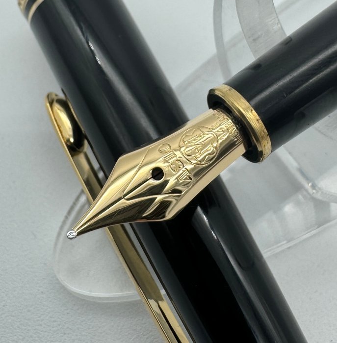 Montblanc - Meisterstuck * with box  documents * - Fyldepen