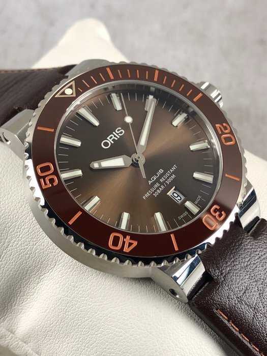 Oris - Aquis Date Automatic - 01 733 7730 4152-07 5 24 12EB - Mænd - 2011-nu