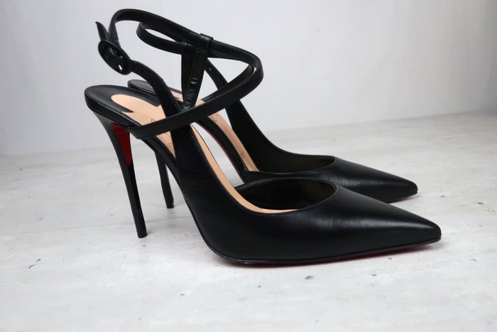 Christian Louboutin - Pumps - Størelse: Shoes / EU 39