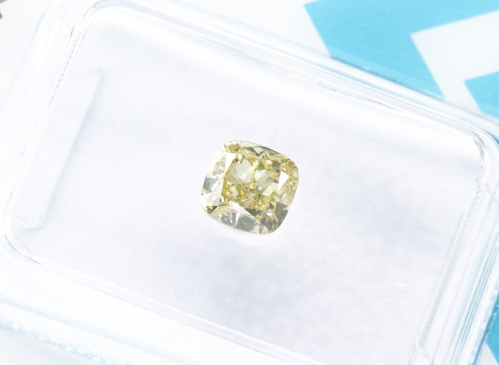 Ingen mindstepris - 1 pcs Diamant  (Naturfarvet)  - 0.72 ct - Pude - Fancy light Brunlig Gul - VS2 - International Gemological Institute (IGI)