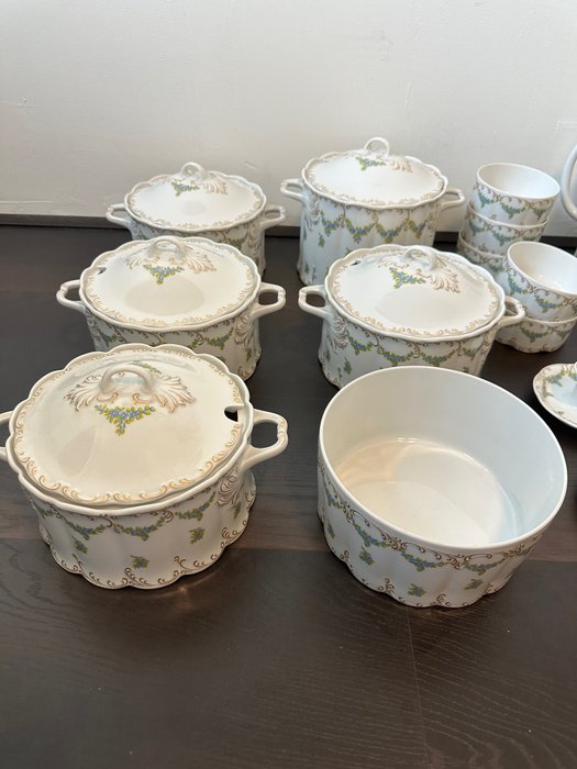 Rosenthal - Bordservice til 12 (124) - Porcelæn - Klassisk Rose Collection