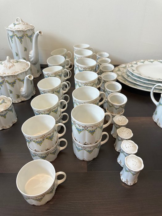 Rosenthal - Bordservice til 12 (124) - Porcelæn - Klassisk Rose Collection