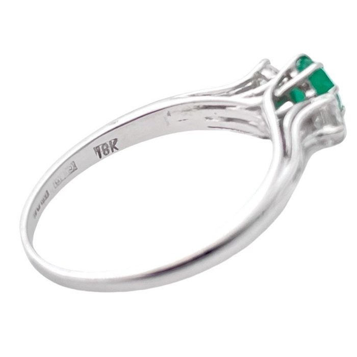 Ring - 18 kraat Hvidguld -  0.30ct. tw. Smaragd - Diamant - Smaragd diamantring