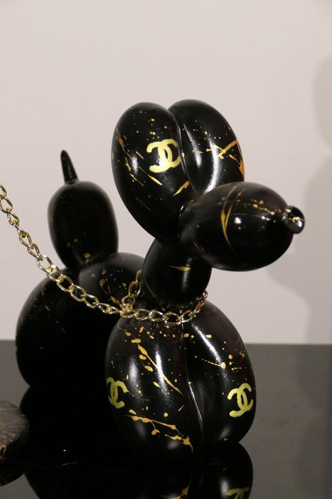 Rich'ART - Le maître et son chien version "Chanel N°5 Noir et Or" - Série limitée - Numéro 1/10