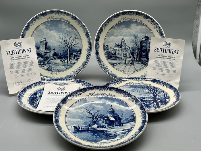 5 Limitierte Sammlerteller: Delfter Weihnachtsserie 1987–1992 – Blaue Fayencekunst mit Zertifikaten - Vægtallerken - Porcelæn