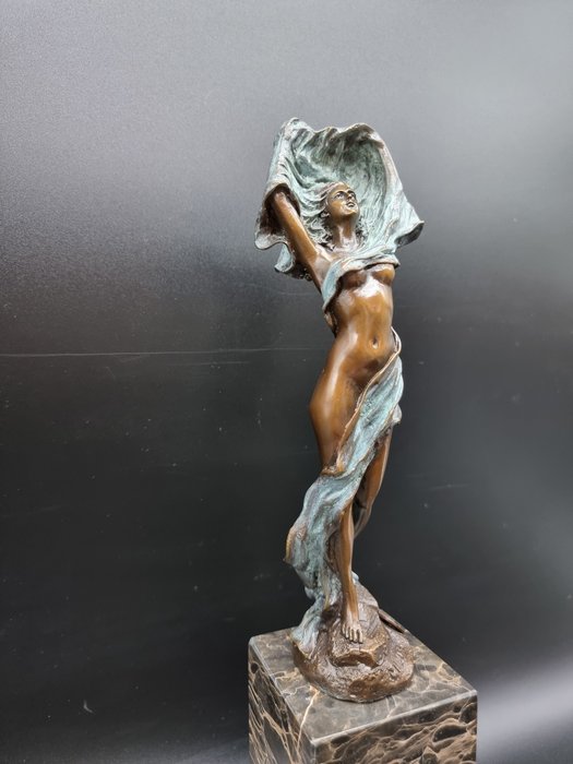 Statue, Large Bronze Scarf Dancer - 35.5 cm - Bronze, Marmor