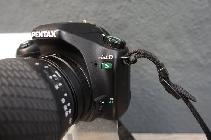 Pentax Ist D S camera met Sigma zoom 4 5.6 70-210mm objectief Digitalt refleks kamera (DSLR)