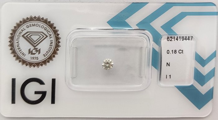 Ingen mindstepris - 1 pcs Diamant  (Natur)  - 0.18 ct - Rund - N (tonet) - I1 - International Gemological Institute (IGI)