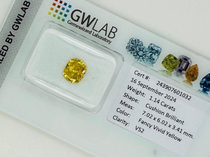 1 pcs Diamant  (Farvebehandlet)  - 114 ct - Pude - Fancy vivid Gul - VS2 - Gemewizard Gemological Laboratory (GWLab)