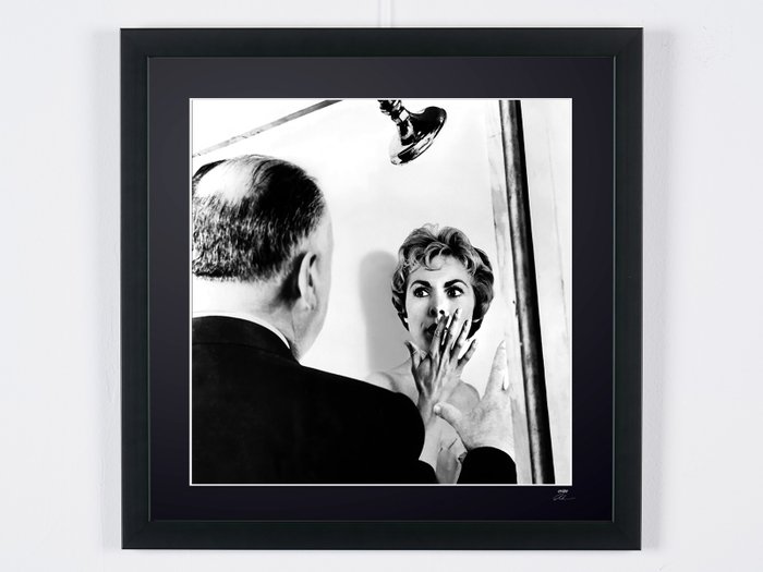 Psycho 1960 - Alfred Hitchcock - Fine Art Photography - Luxury Wooden Framed 50X50 cm - Limited Edition Nr 01 of 30 - Serial ID 30279 - Original Certificate (COA), Hologram Logo Editor and QR Code - 100% New items.