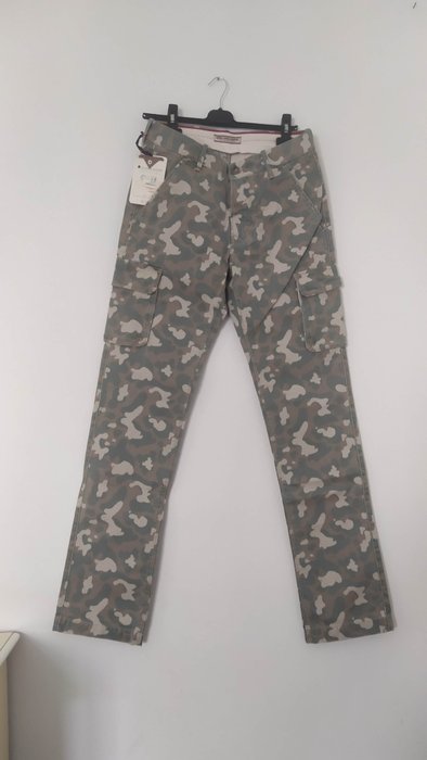 Jacob Cohen - NRP - NWT - Jeans