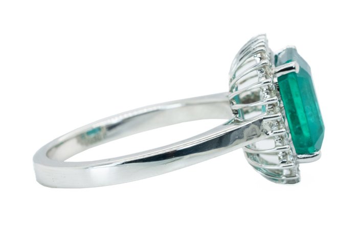 Ingen mindstepris - Ring - 18 kraat Hvidguld Intens/Vivid Green (Zambia) -  344ct tw Smaragd - Diamant - 030 - VS