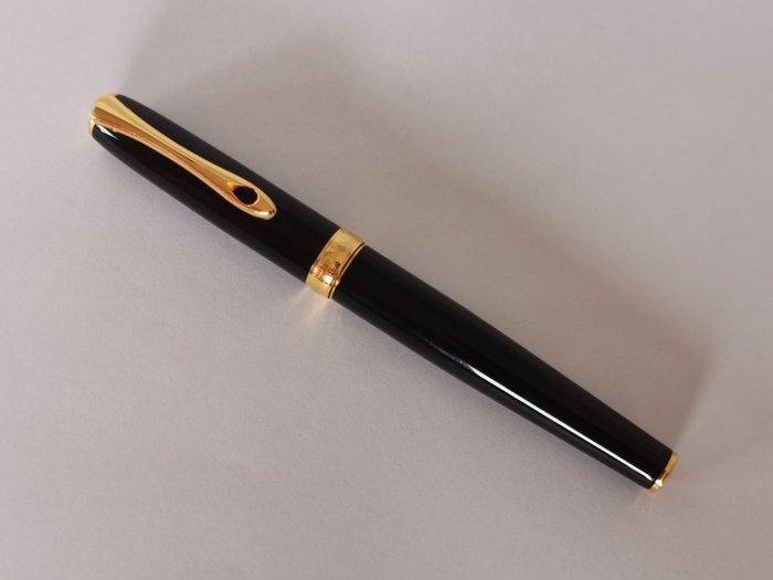 Diplomat - Excellence A2 lacquer 14 ct. gold nib F - Fyldepen