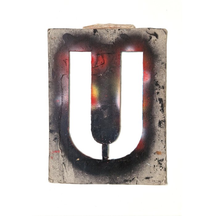 MaisMenos - Letter U