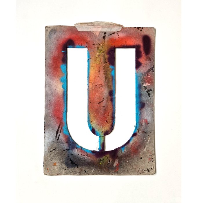 MaisMenos - Letter U