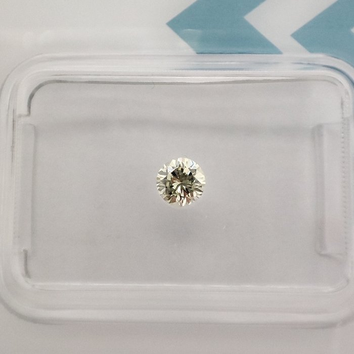 Ingen mindstepris - 1 pcs Diamant  (Naturfarvet)  - 0.19 ct - Rund - Fancy light Grønlig Gul - VVS2 - International Gemological Institute (IGI)