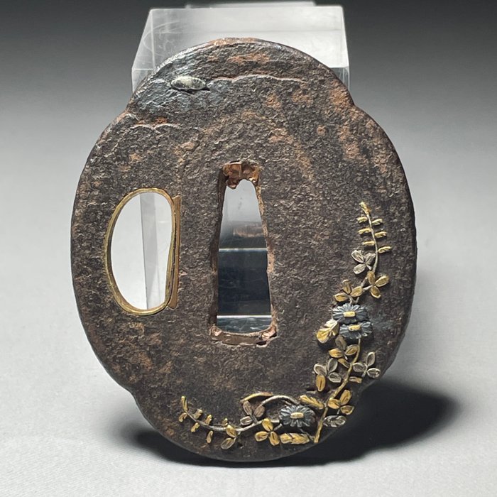 Katana - Månelys nat og blomster TSUBA, Guld Uchifukurin, Edo periode, 60x49x3,5 mm 53g - Japan - Edo-perioden (1600-1868)  (Ingen mindstepris)