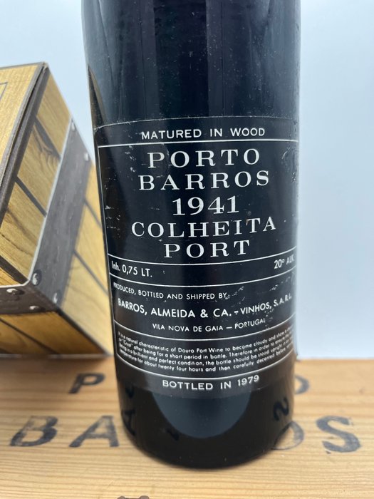 1941 Barros, Almeida  Ca. - Porto Barros - Colheita Port - Flasket 1979 -  Douro  - 1 Flaske (0,75L)