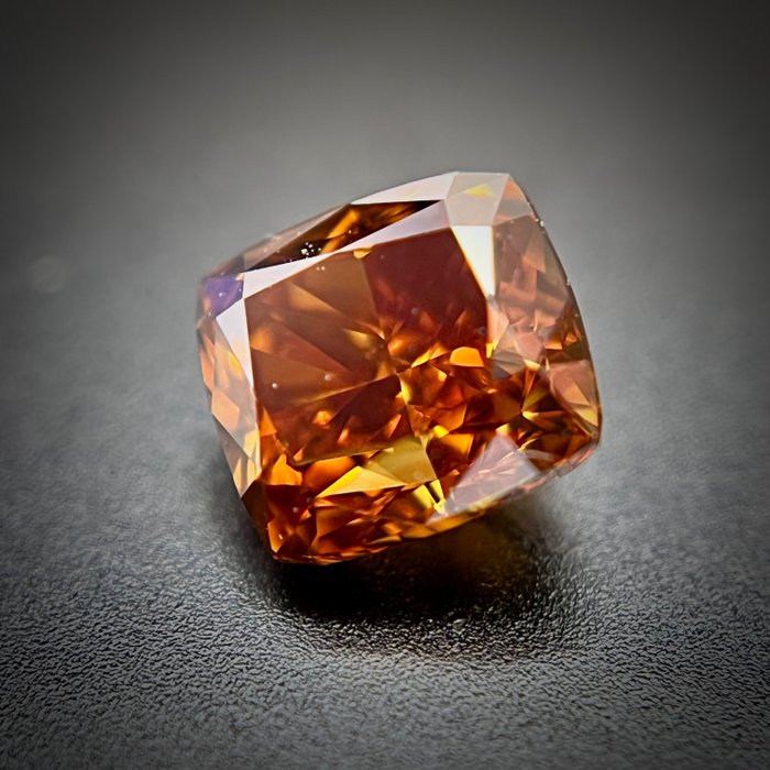 1 pcs Diamant - 071 ct - Pude - fancy deep orangy yellow brown - VS2