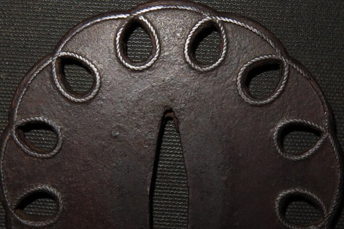 Katana - Smedet jern - Daisho Sukashi Tsuba by armor maker : C4-400 - Japan - Edo-perioden (1600-1868)