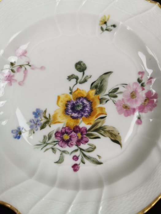 KPM Berlino - Due piatti Dessert decorato con mazzi di fiori freschi e Ozier. - Fad (2) - Porcelæn