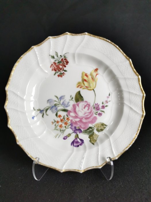 KPM Berlino - Due piatti Dessert decorato con mazzi di fiori freschi e Ozier. - Fad (2) - Porcelæn