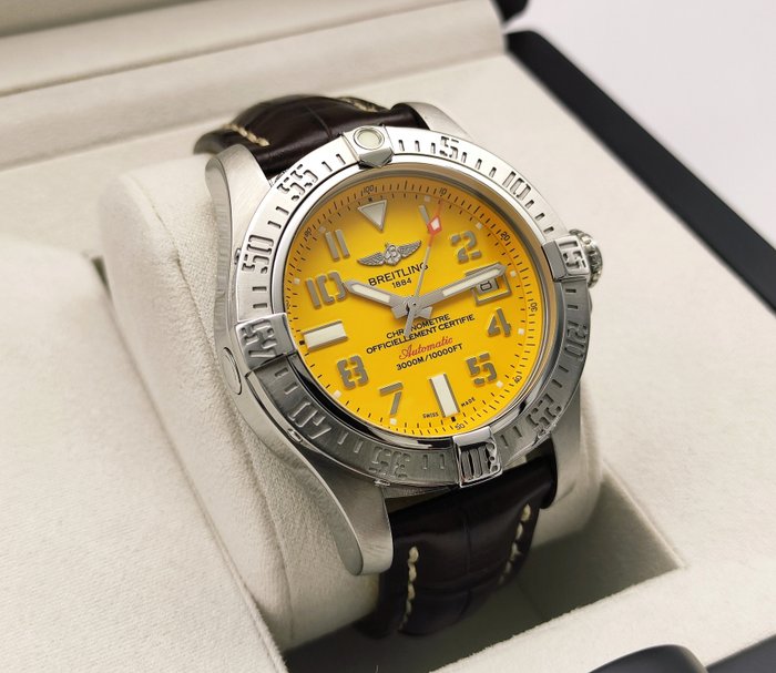 Breitling - Avenger II Seawolf Automatic "Yellow Dial" - A17331 - Mænd - 2011-nu